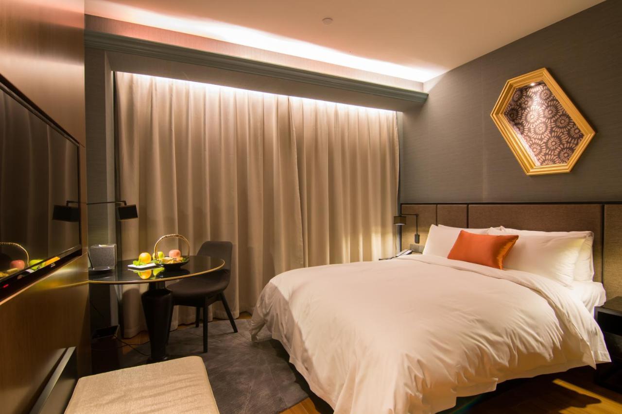 Yitel Premium Hotel Shanghai Exterior photo